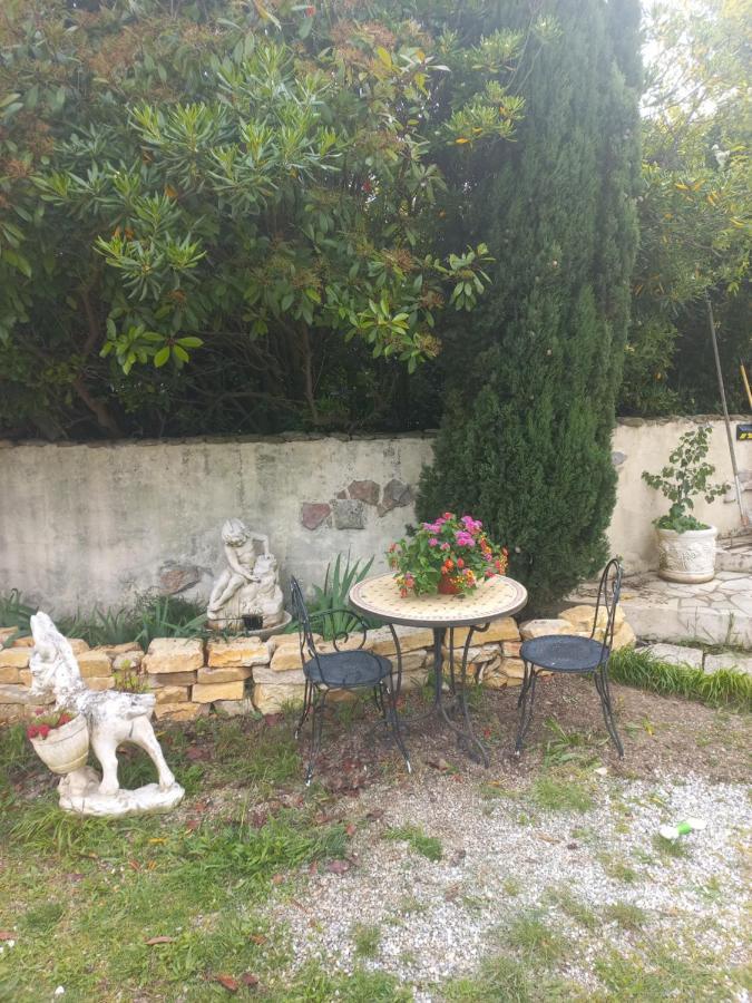 Le Clos Des Lauriers Carcassonne Bagian luar foto